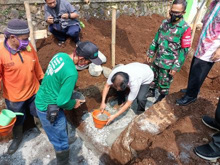 PELETAKAN BATU PERTAMA REHABILITASI MASJID DARUSSALAM